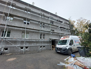 Zateplení stropu bytového domu a zhotovení revizních lávek